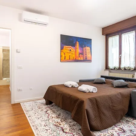Picasso Residency Near Parma's Finest Gems Lejlighed *