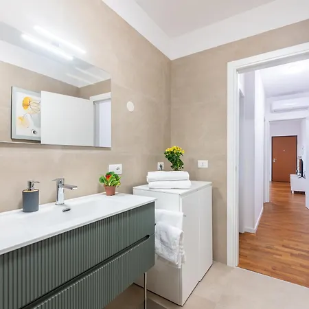 Apartment Picasso Residency Near Parma's Finest Gems